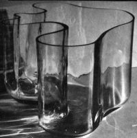 Ulteriore versione di vaso per le vetrerie Karhula e Iittala (Domus, maggio 1938)