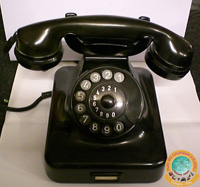 Telefono anni 30-40 (Museo della Comunicazione G. Pelagalli, Bologna)