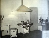 Primi passi verso la razionalizzazione dello spazio cucina in Italia. Casa degli Architetti allEsposizione di Torino del 28 (Domus, settembre 1928)